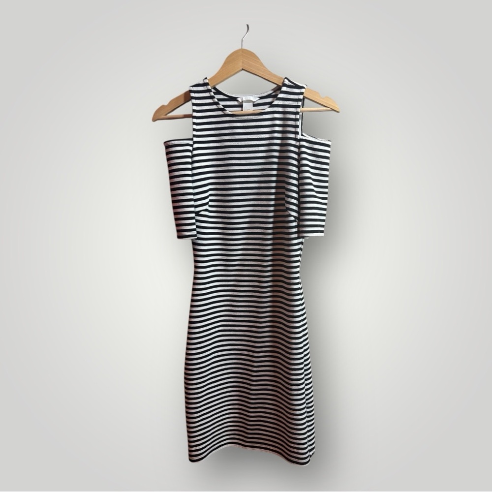 H&M Women's Small Black And White Striped Cold Shoulder Body-con Dress